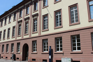 Foto zeigt das Gebäude des Arbeitsgerichts Karlsruhe